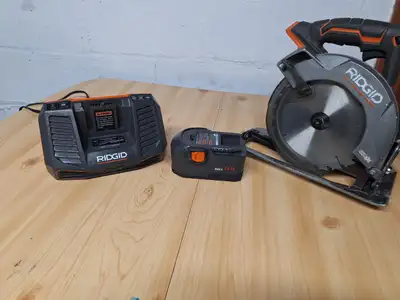 RIDGID R8652    7-1/4" 18 V SAW with BATTERY  **CHARGER SOLD**, View more