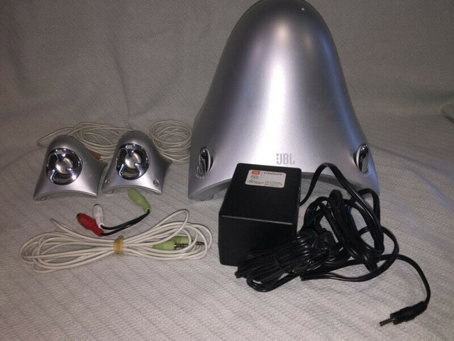 JBL Creature II Aluminum Self Powered Satellite Silver Speaker & in Speakers in Ottawa