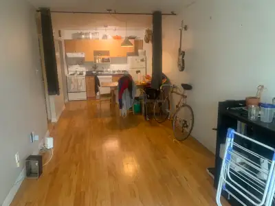 Appartement 4 1/2 a sous louer pour 1045 (plus hydro internet et assurances environ 1200) pour une d...
