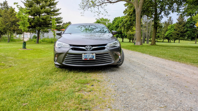 2017 LOW KM TOYOTA CAMRY LE in Cars & Trucks in Hamilton - Image 2