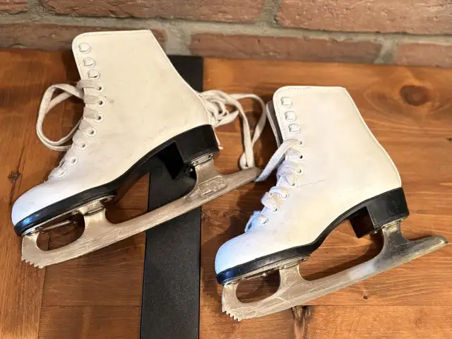 Skates size 12 in Skates & Blades in Ottawa - Image 3