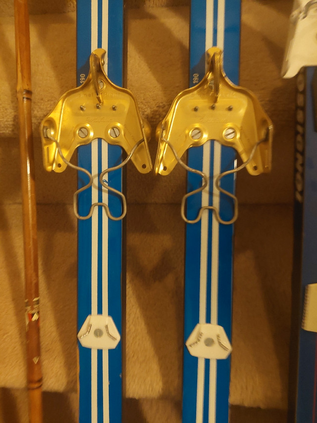 190cm & 205cm Cross Country skis w/bamboo ski poles, great shape in Ski in Calgary - Image 3