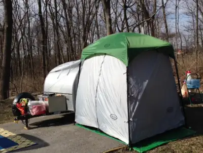 Used for one summer with a T@G trailer. Currently retails online for $638 + $159.50 Duties + $111.65...