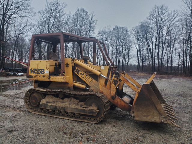 Case 1455B. Crawler loader in Heavy Equipment in Hamilton - Image 2