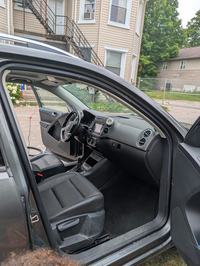 Volkswagen tiguan in Cars & Trucks in Barrie - Image 3