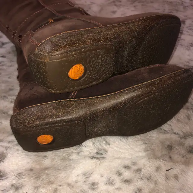 Timberland Leather Winter Boots Womens Size 7.5M  in Women's - Shoes in Calgary - Image 10