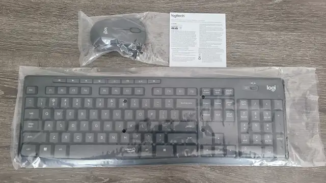 Logitech MK295 Wireless Mouse and Keyboard Combo (Silent Clicks)576039802246932481