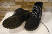 Women’s Winter Boots Size 8M