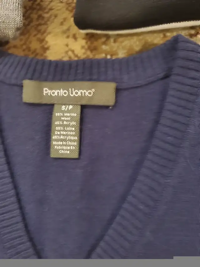 Men's Sweater in Men's in Mississauga / Peel Region - Image 3