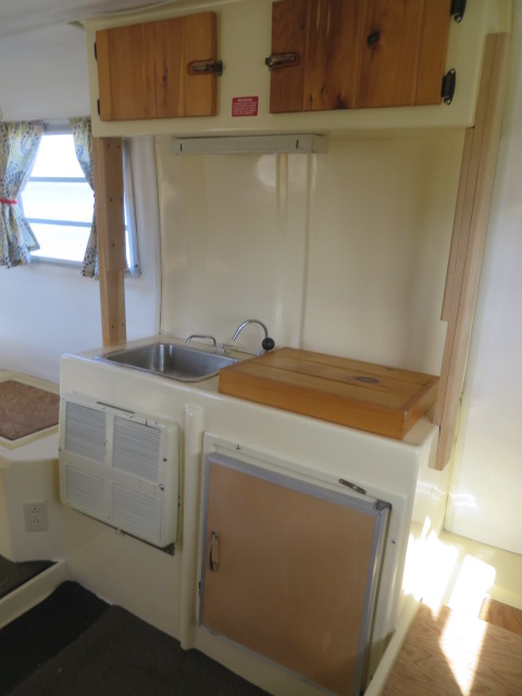 1975 Trillium Camper Trailer in Travel Trailers & Campers in New Glasgow - Image 3