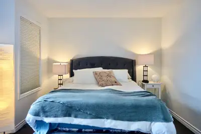 Spacious Two Bedroom Suite near Uptown | Pet-Friendly August 1st