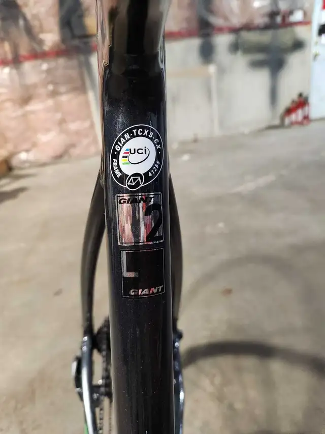 Giant Tcx Slr 2 in Road in Ottawa - Image 4