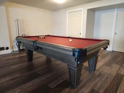 New 4x8' Kent Pool Table features all wood construction, diamond pearl rail sights, leather pockets,...