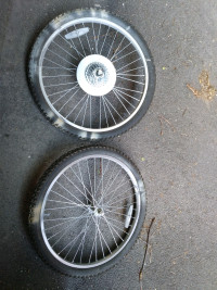 PARE BIKE FRONT AND REAR WHEELS. 24X2.125