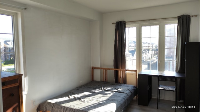 Girls only Private Room York village York University Finch West | Room ...