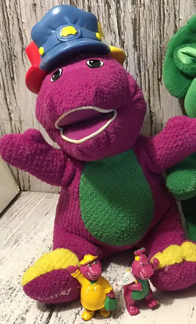 2001 Fisher Price Barney’s World / Silly Hats Barney Plush , View more