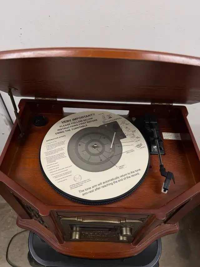 Vintage Style 5-in-1 Record Player with CD Radio in Arts & Collectibles in Mississauga / Peel Region - Image 3