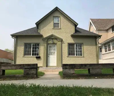 WELCOME to this renovated West End home! ✅1090 sqft of living space. ✅1 1/2 storey ✅3 Bedrooms ✅1.5...