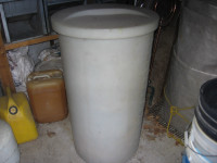 Baril de 50 gallons avec couvert en polypropylène