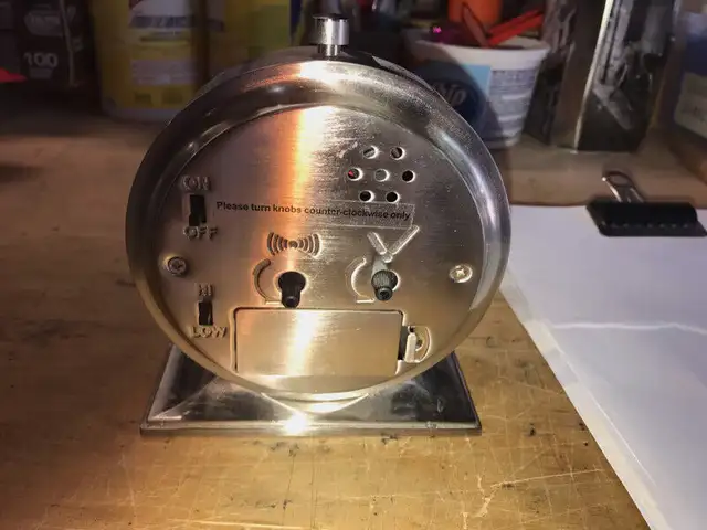 WESTCLOX + BIG BEN TABLE TOP ALARM CLOCKS WORKING in Other in Mississauga / Peel Region - Image 4