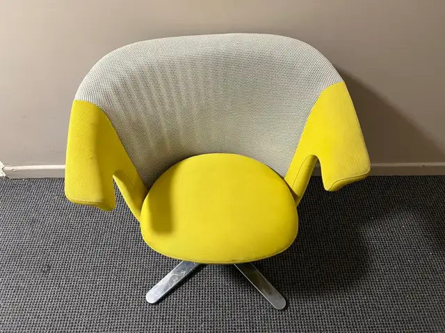 STEELCASE i2i OFFICE CHAIR  in Chairs & Recliners in City of Toronto - Image 2