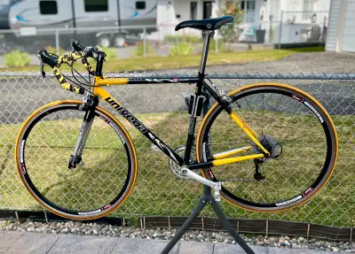 UNIVEGA Modo Vincere Road Bike - Size 47cm, View more