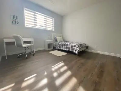 Room for rent near Simcoe street and Taunton Rd, All inclusive, nearby bus stop, grocery store, Durh...
