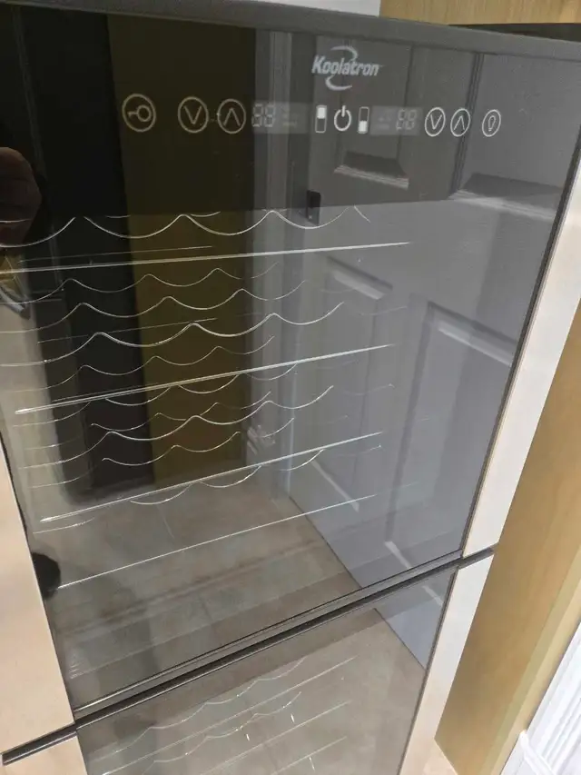 Koolatron Wine cooler in Refrigerators in Kitchener / Waterloo - Image 2