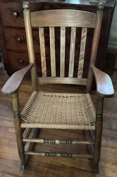 Antique Rocking Chair  / Fauteuil a Bascule, View more