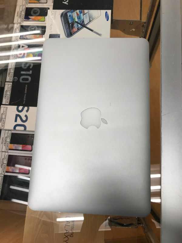 MacBook Air 11" Early 2014 i5 120GB SSD 4GB RAM (with Charger) in Laptops in Oshawa / Durham Region - Image 4