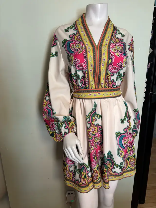 M-Floral Paisley Retro Boho Belt Mini Dress in Women's - Dresses & Skirts in Kitchener / Waterloo - Image 2