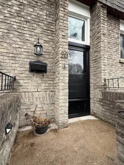Bright and Spacious 3-Bedroom Townhouse for Rent! Looking for a cozy, bright, and convenient place t...