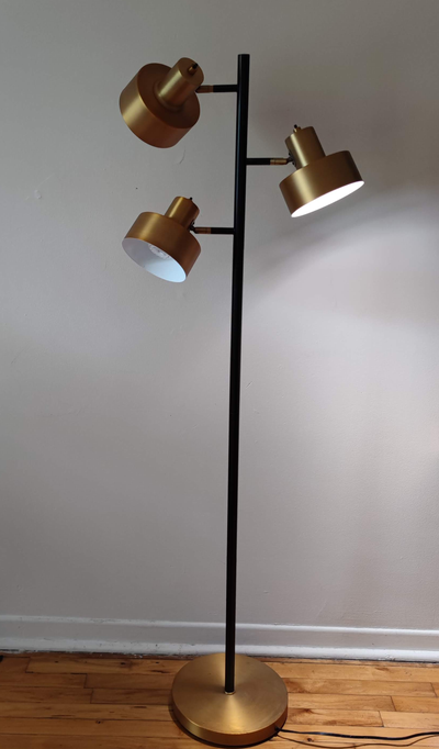 Lampadaire Structube Tuxa, comme neuf, View more