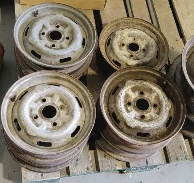 6x mag jante rim Honda, 4 trous, en bonne condition. Peut être ramasser à St-Philippe ou Varennes Vo...