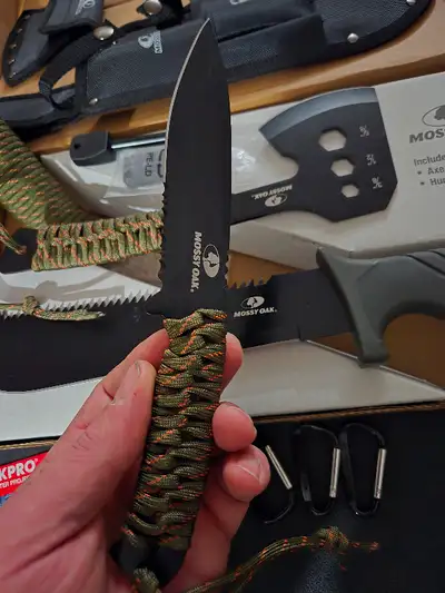 Camping axe and hunting knife are forged entirely from 3CR13 steel, which has excellent strength, ed...