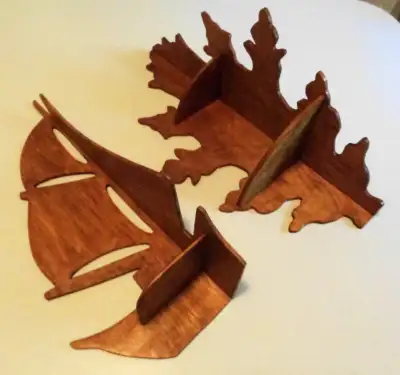 VINTAGE 50's WOODEN CORNER HANGING SCROLL  KNICK KNACK SHELF, View more
