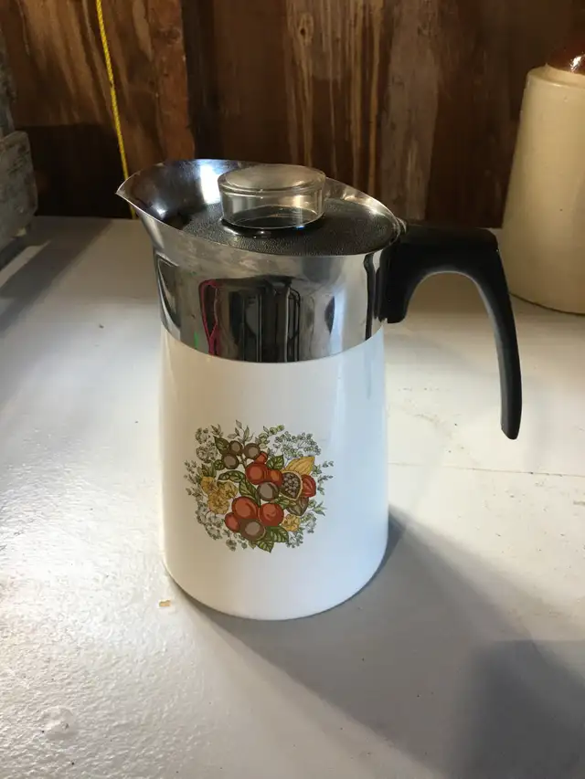 Théière en fer émaillé in Other in Sherbrooke - Image 3