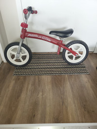 Radio Flyer Glide & Go Toddler Balance Bike, Ages 1.5 - 5 old 