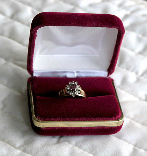 Ladies 14kt gold Diamond Natural Ruby Ring dans Bijoux et montres  à Owen Sound - Image 2