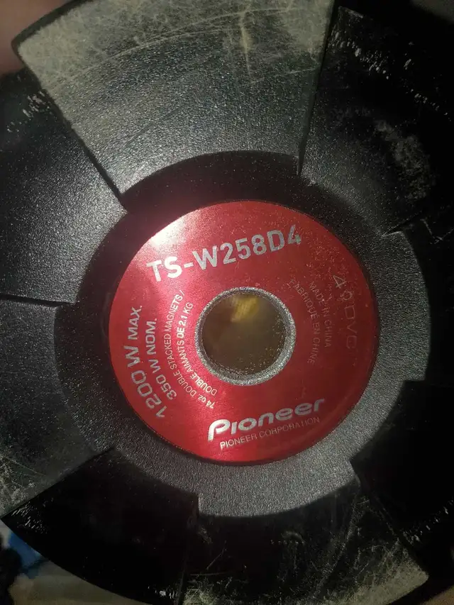 Pioneer TS-W258D4 Champion Series Subwoofer in Speakers in St. Albert - Image 3