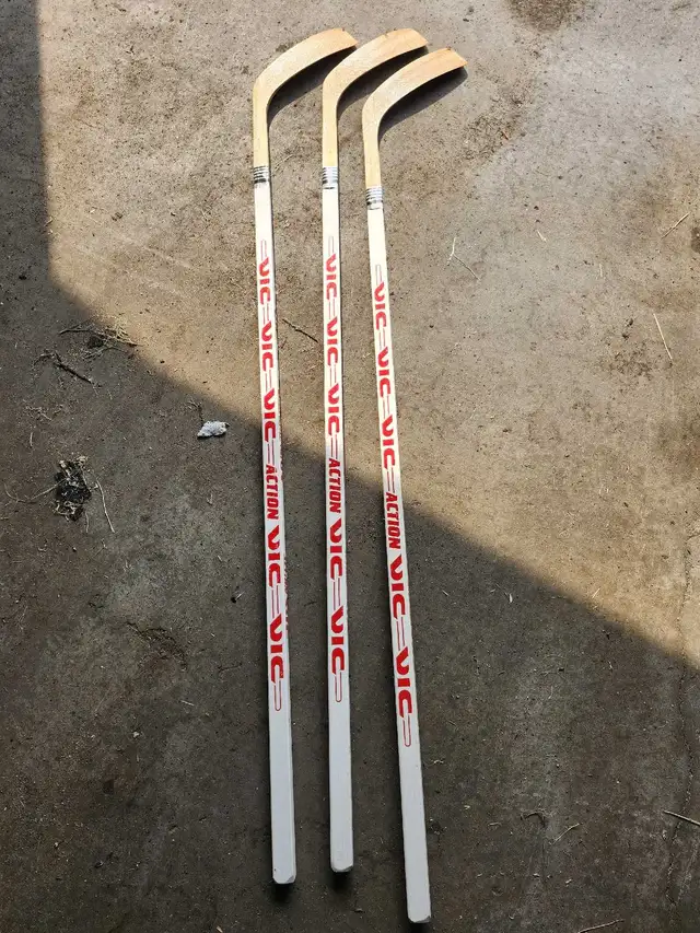Brand new hockey sticks in Hockey in Thunder Bay - Image 2