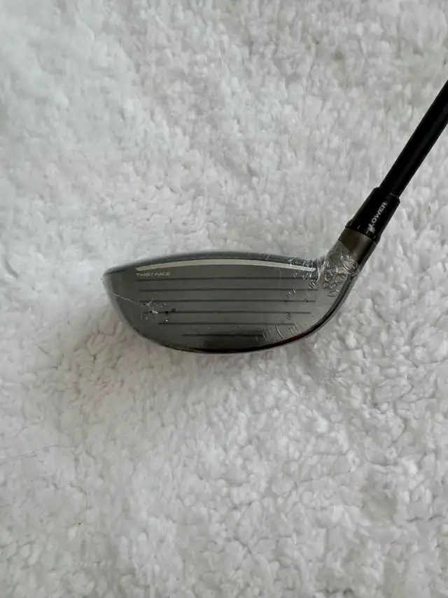 TaylorMade Qi35 Tour 3 Wood in Golf in Edmonton - Image 3