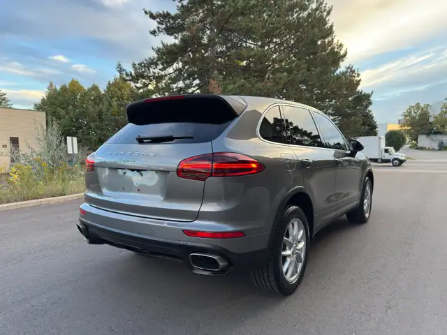 2016 Porsche Cayenne577405888349480964