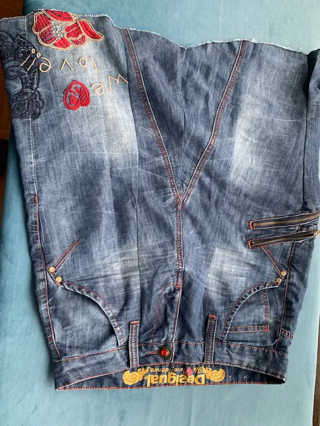Desigual Love Denim Jeans Skirt in Women's - Bottoms in City of Toronto - Image 2
