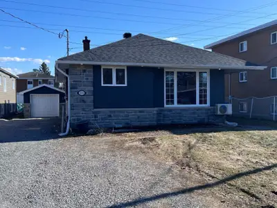 Gatineau-Maison à louer 5 1/2 Pour le 1er juillet - Rez-de-chaussée de duplex- 2000 CAD Localisation...
