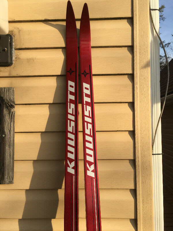 Kuusisto Sportif Cross Country skis 200cm 78 3/4" ski de fond dans Ski  à Ville de Montréal - Image 2