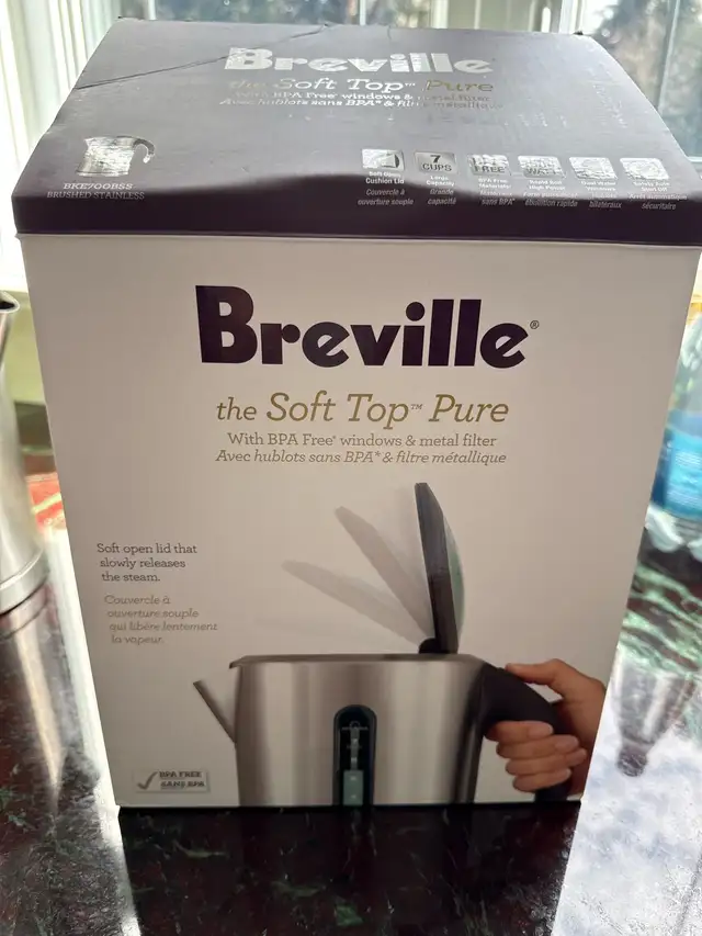 Breville kettle in Coffee Makers in Markham / York Region - Image 2