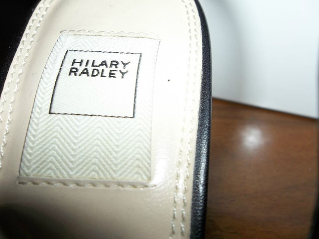 SOULIER OU SANDALE Hilary Radly dans Femmes - Chaussures  à Trois-Rivières - Image 2
