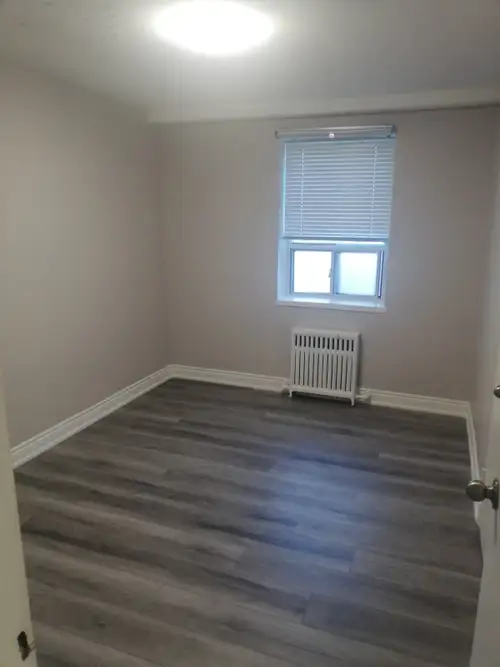 Spacious and well located 1 -Bedroom unit in Port Credit, minutes from the lake, Go Transit and all...