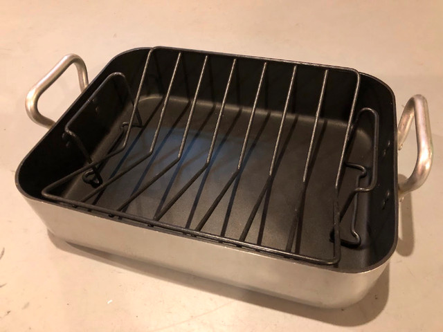 Roasting Pan with Rack 16 inch x 12 inch in Kitchen & Dining Wares in Edmonton